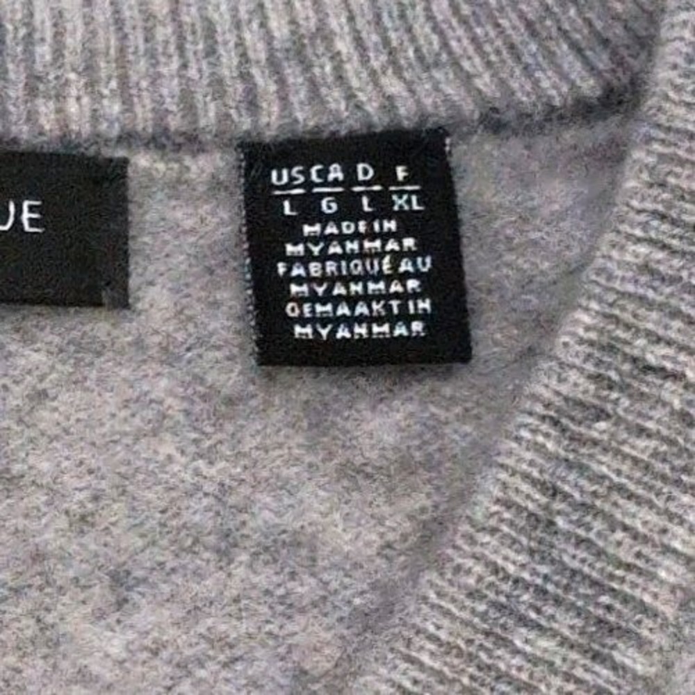 Saks Fifth Avenue Cashmere‎ V-Neck Sweater Gray Size L Women's/Unisex Runs Small - Picture 7 of 15